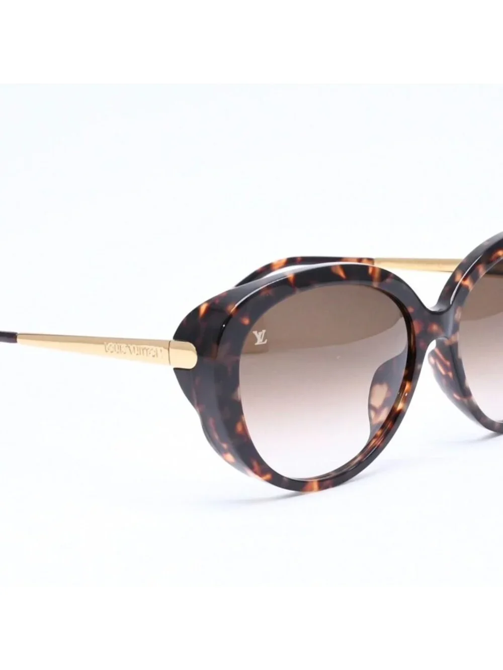 Louis Vuitton LV Blue Bell Sunglasses Eyewear Tortoiseshell Color Gold